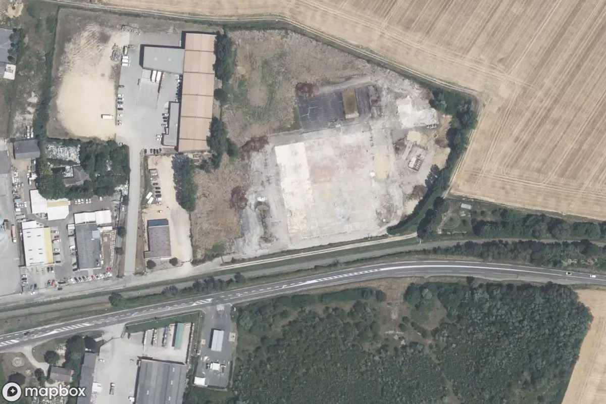 Satellitbillede set fra luften af Fabrik Gui, et forladt Fabrik i Givry, Frankrig