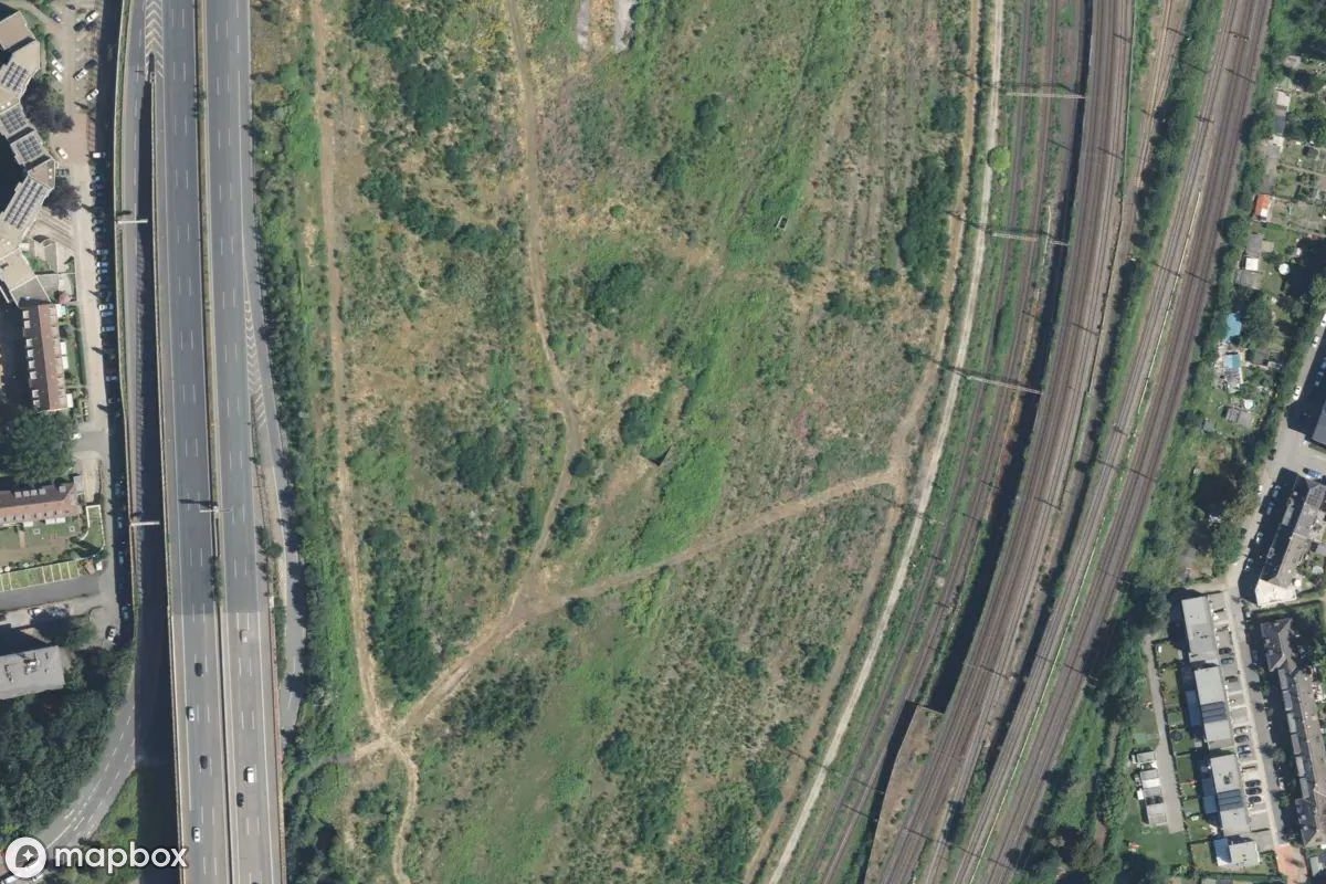 Satellietbeeld vanuit de lucht van Graffiti Tunnel Duisburg, een verlaten Tunnel in Duisburg, Duitsland