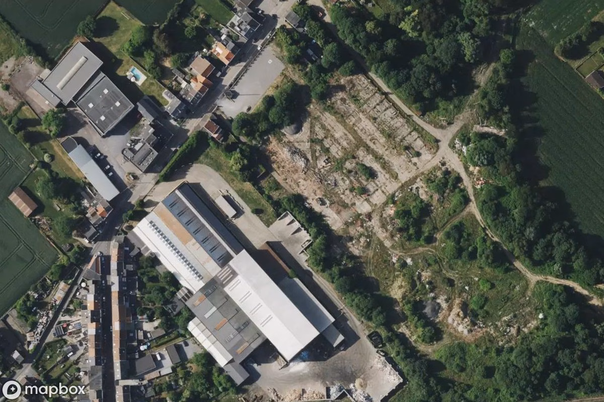 Vista aérea por satélite de Fabrik, un Fábrica abandonado en Awans, Bélgica