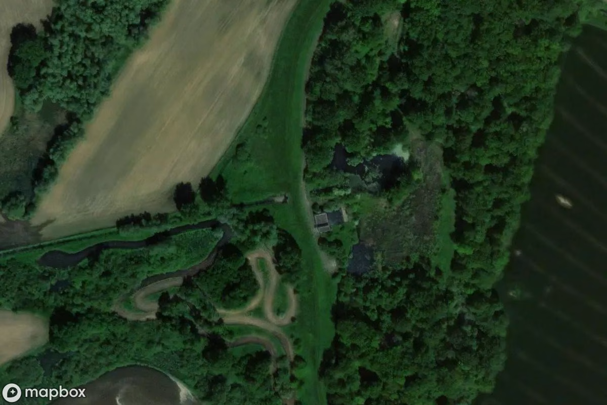 Vista aérea por satélite de Pumpstation, un Sitio industrial abandonado en Mikolin, Polonia