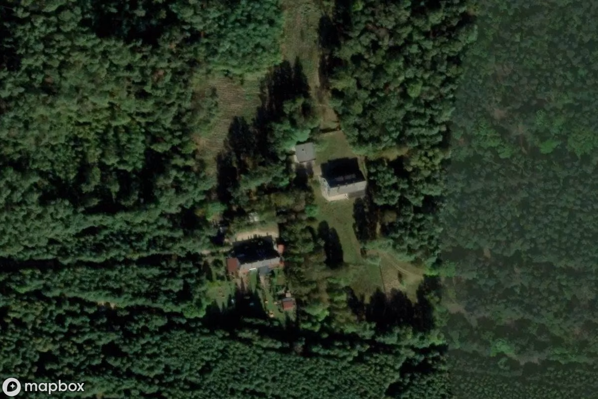 Satellitenansicht von Flakbunker, eine verlassene Bunker in Bolechowo, Polen