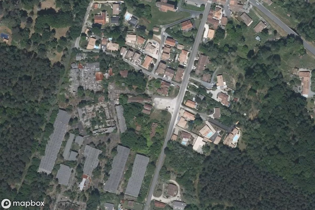 Satellitenansicht von Fabrik Perlimpinpin, eine verlassene Fabrik in Cabanac-et-Villagrains, Frankreich