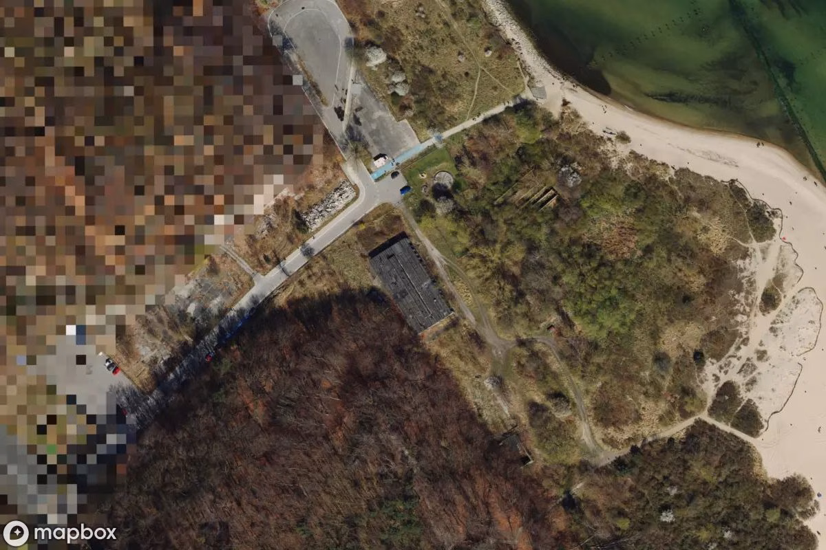 Satellitenansicht von Entrepôts vêtements, eine verlassene Lagerhaus in gmina Kosakowo, Polen