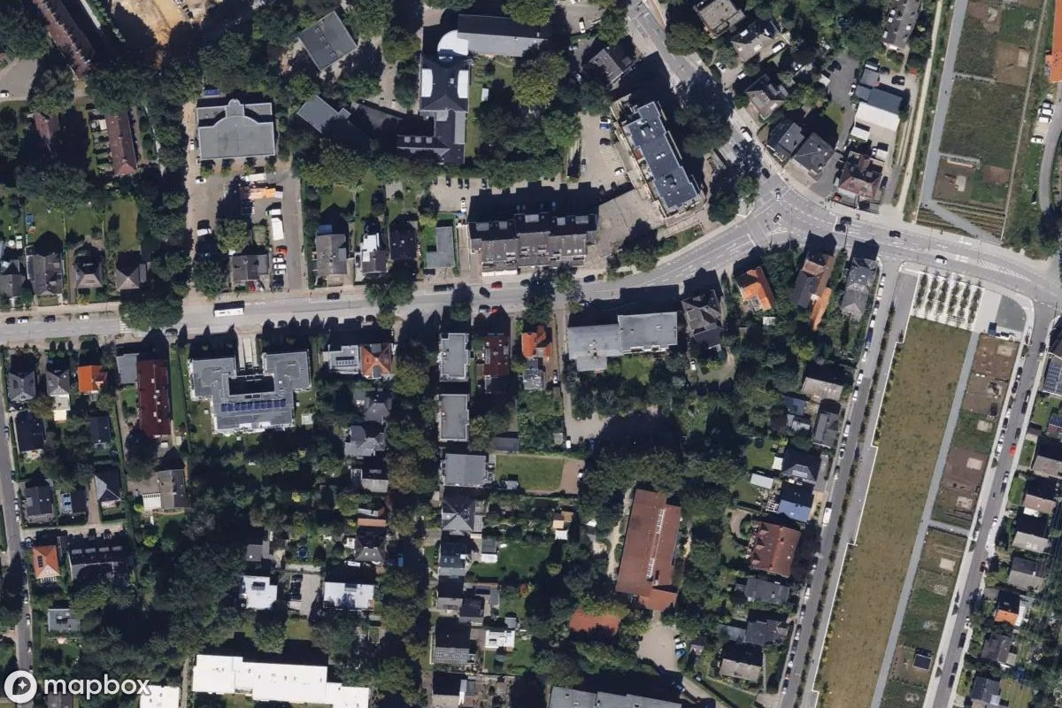 Vue aérienne satellite de Wohnhaus, un Résidence abandonné à Hamburg, Allemagne