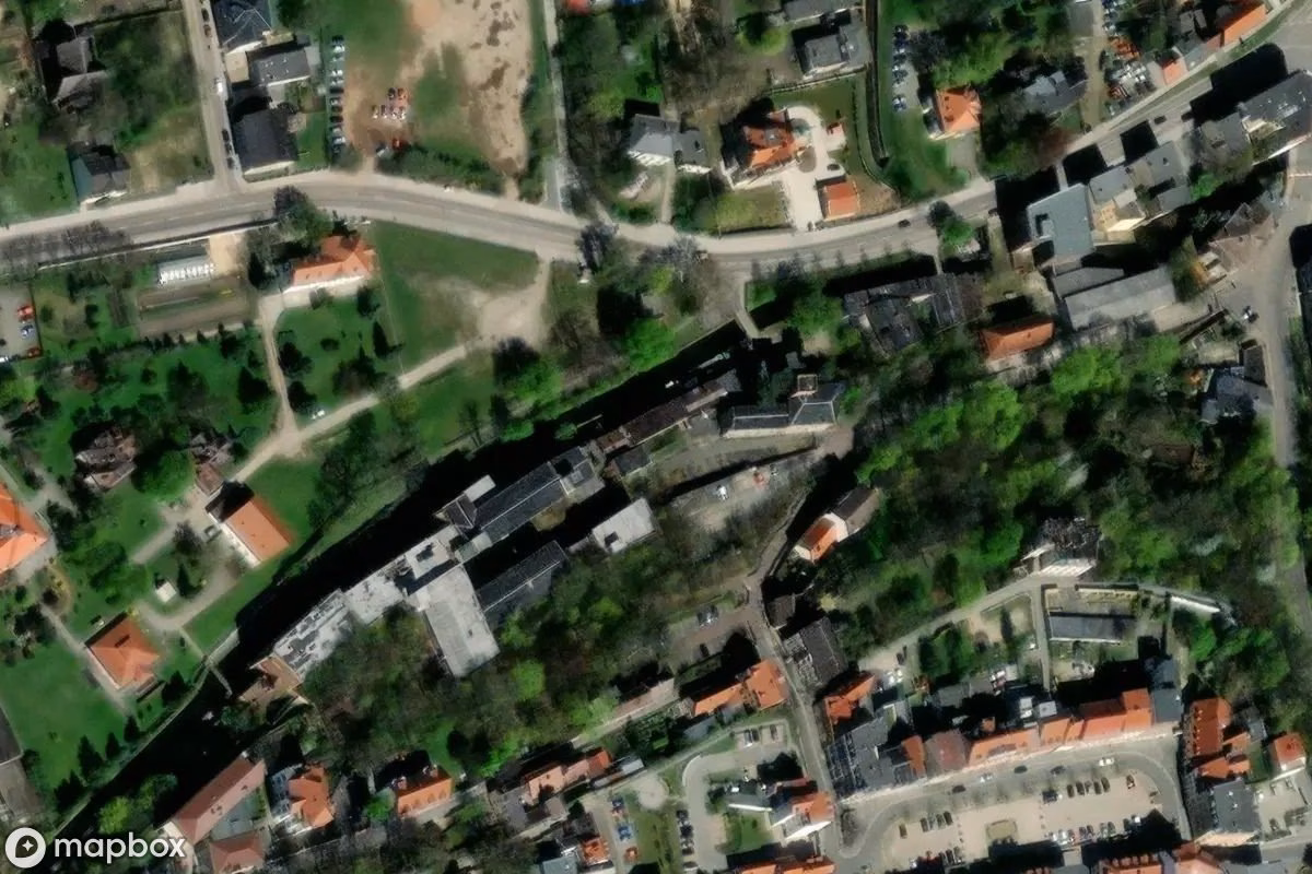 Satellitenansicht von Fabrik, eine verlassene Fabrik in Zeitz, Deutschland