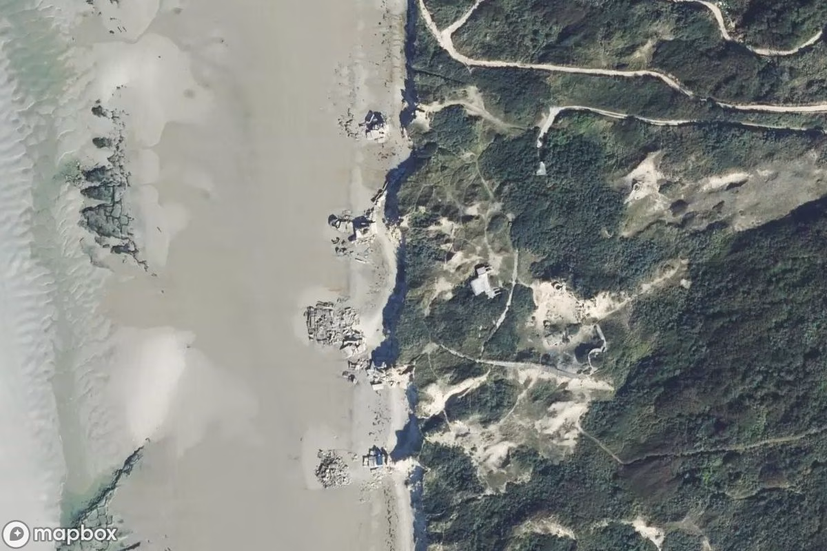 Satelitní letecký pohled na Hardelot Bunker, opuštěné Bunkr v Neufchâtel-Hardelot, Francie