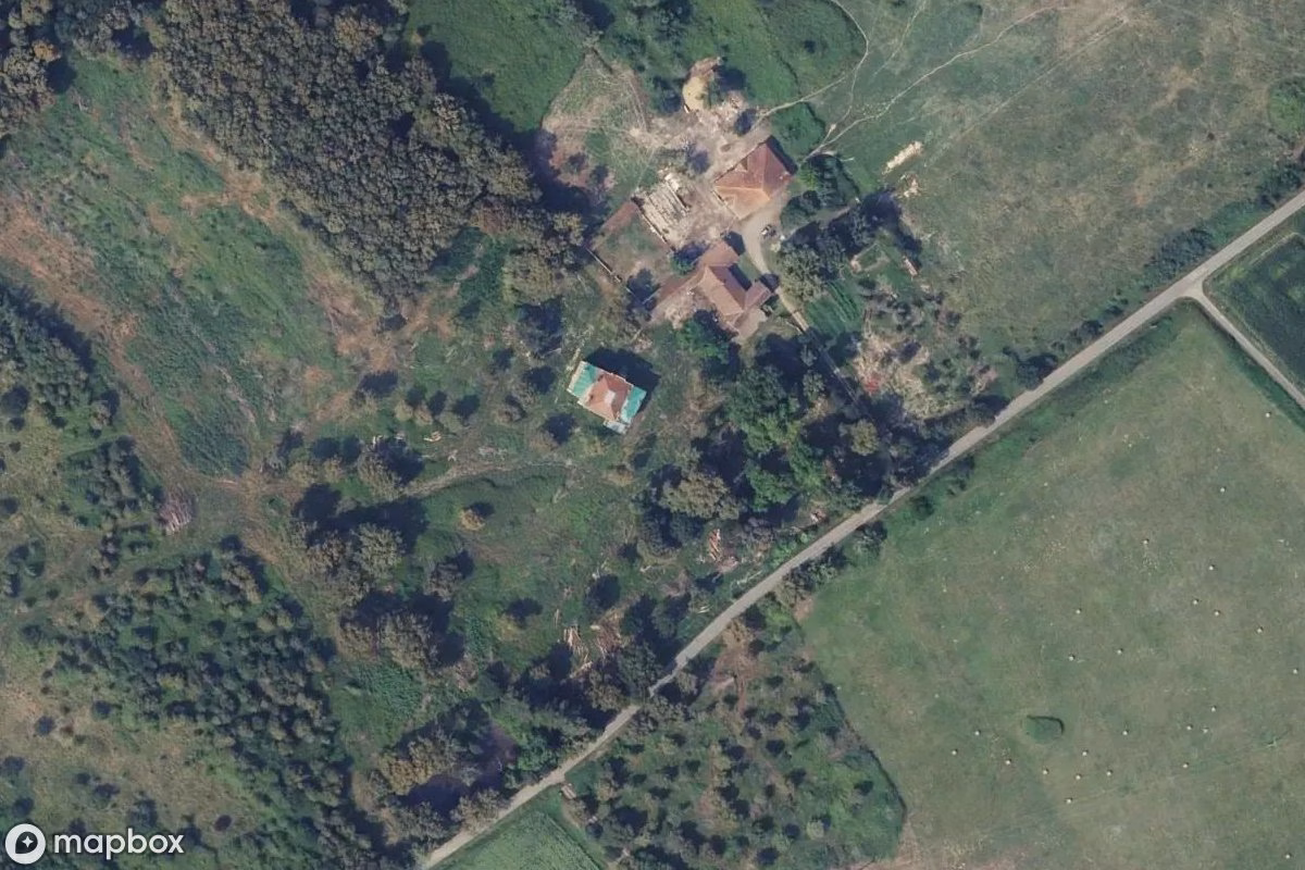 Aerial satellite view of Château des Mages, an abandoned Castle in Aire-sur-l'Adour, France