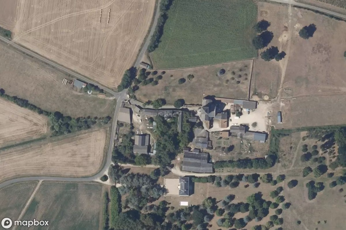 Satelitní letecký pohled na Lost Place, opuštěné  v Cizay-la-Madeleine, Francie