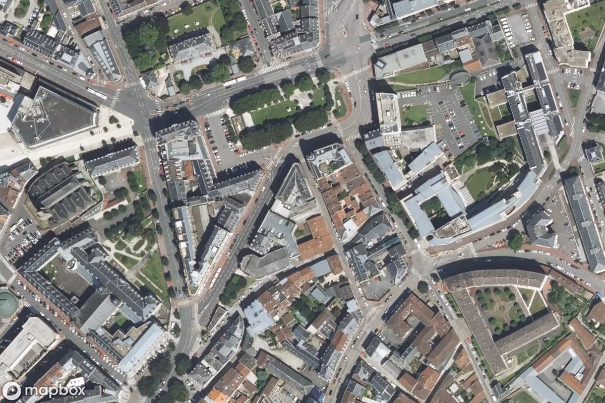 Satelitní letecký pohled na Palais de Ville, opuštěné Zámek v Limoges, Francie