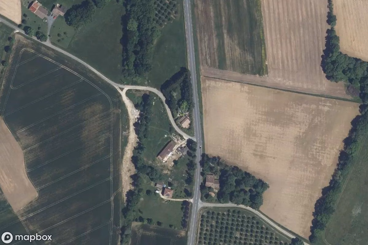 Aerial satellite view of Maison Vpert, an abandoned Residence in Cancon, France