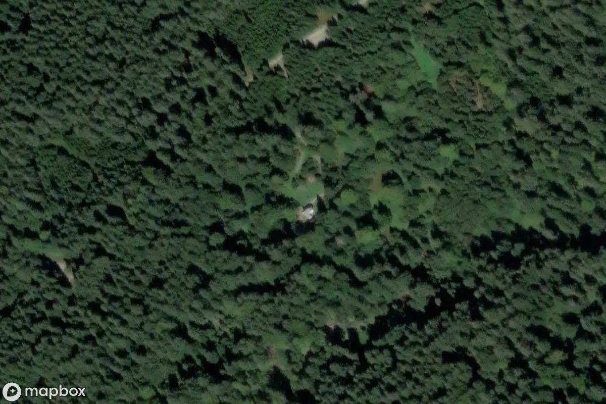 Vue aérienne satellite de Kapelle Nüchternbrunn, un Église abandonné à Warngau, Allemagne