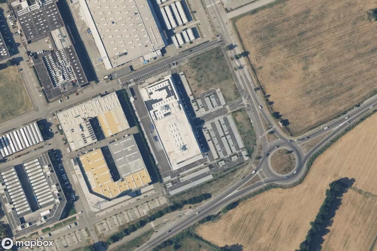 Satelitní letecký pohled na Fabrik De Tomaso, opuštěné Továrna v Modena, Itálie