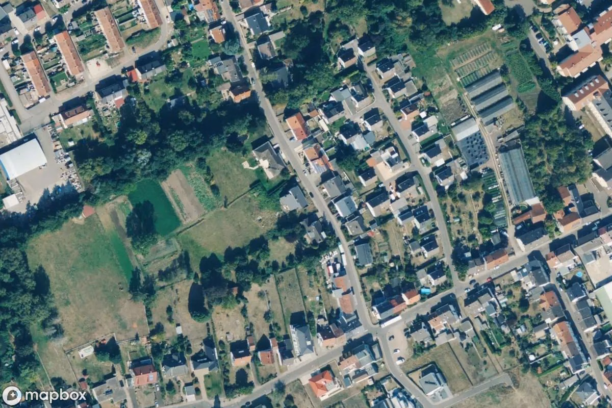 Aerial satellite view of Verlassenes Haus, an abandoned  in Wallerfangen, Germany