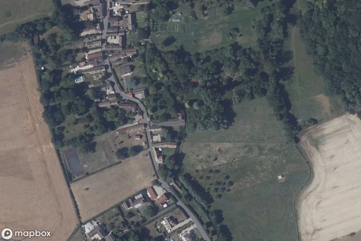 Satellittbilde fra luften av Müllerhaus, et forlatt i Saint-Denis-le-Ferment, Frankrike