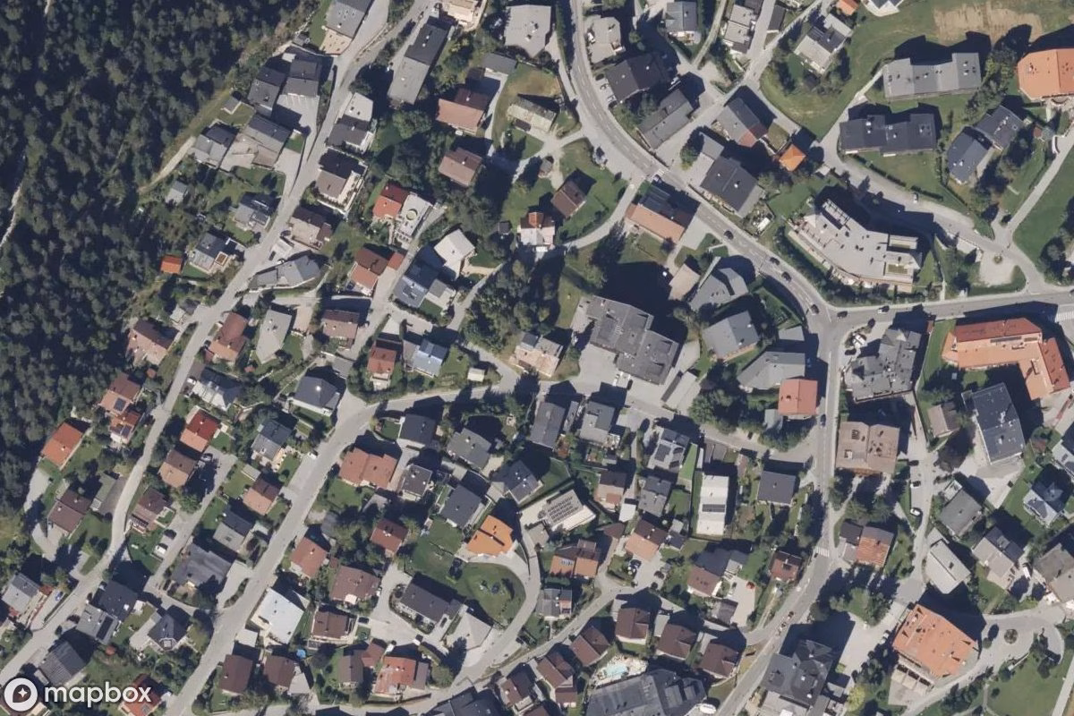 Satelitarny widok z lotu ptaka Haus, opuszczone  w Seefeld in Tirol, Austria