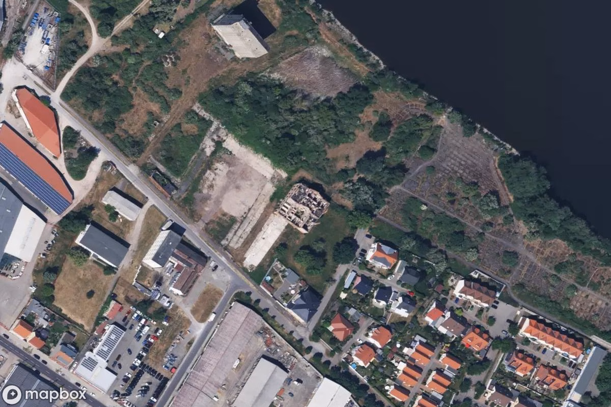 Satelitarny widok z lotu ptaka Wohnhaus Wanckel, opuszczone Dom mieszkalny w Schönebeck (Elbe), Niemcy