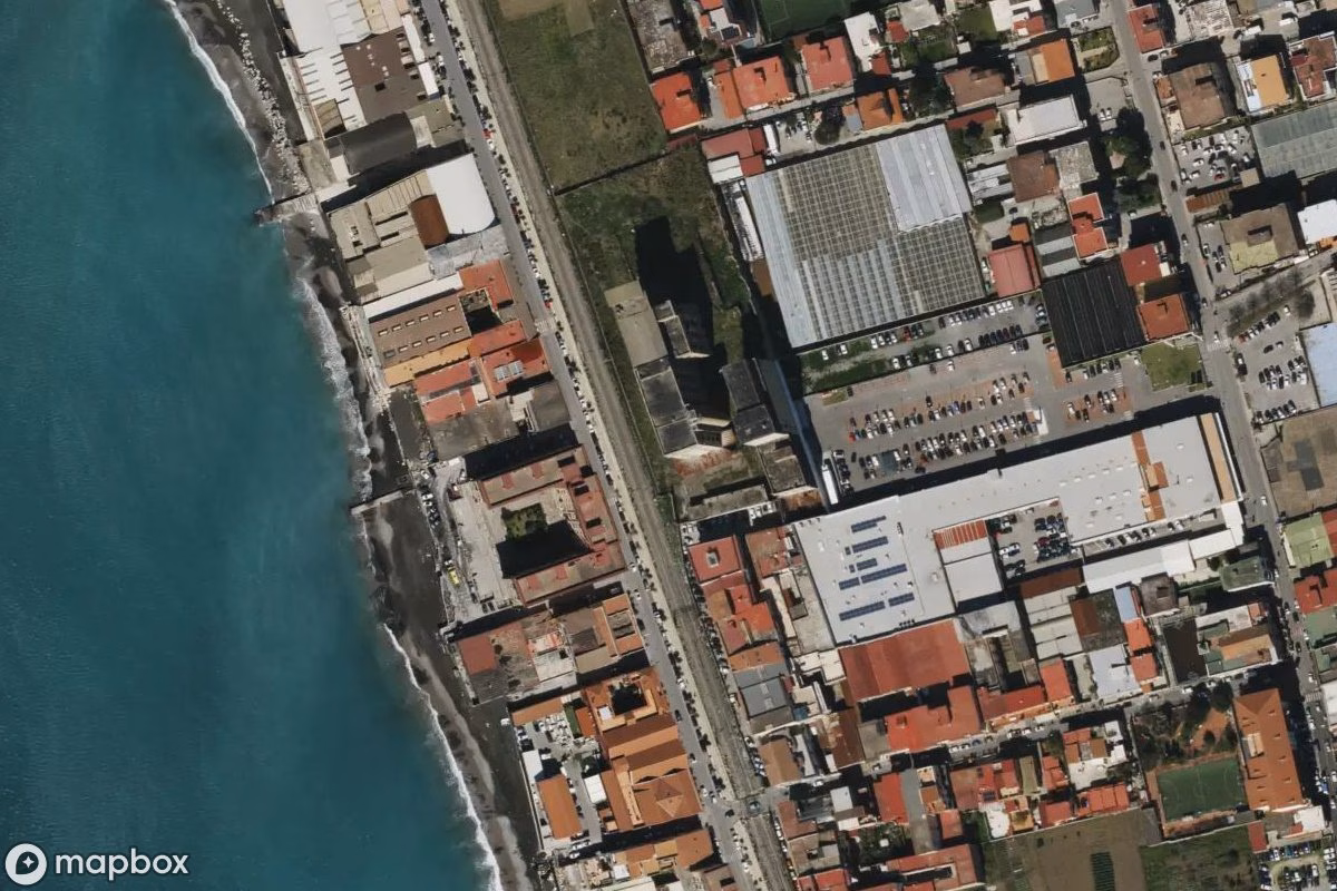 Satelitarny widok z lotu ptaka Lost Place, opuszczone  w Castellammare di Stabia, Włochy