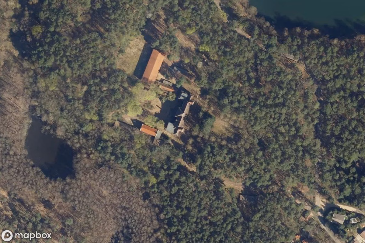 Satelitní letecký pohled na Polizeischule, opuštěné Škola v Biesenthal, Německo