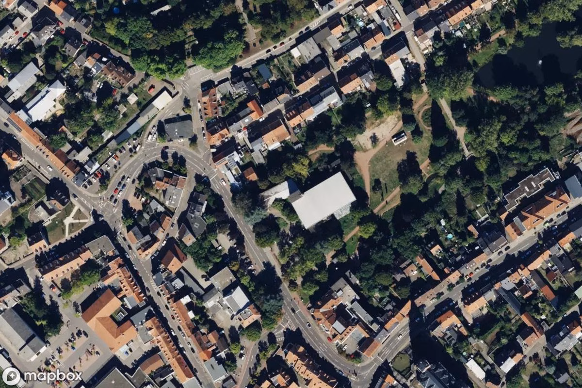 Satelitarny widok z lotu ptaka Hallenbad St. Ingbert, opuszczone Obiekt przemysłowy w Sankt Ingbert, Niemcy