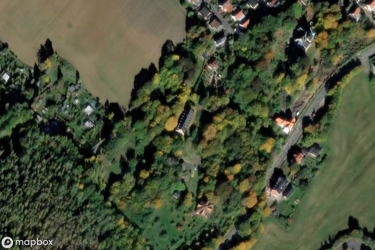 Satelitarny widok z lotu ptaka Sanatorium Sommerstein, opuszczone Szpital w Saalfeld/Saale, Niemcy