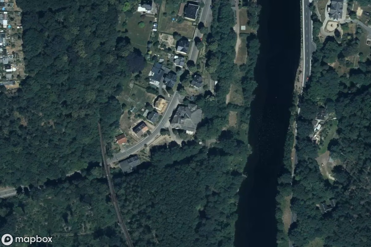 Satellitenansicht von Ballhaus, eine verlassene  in Waldheim, Deutschland