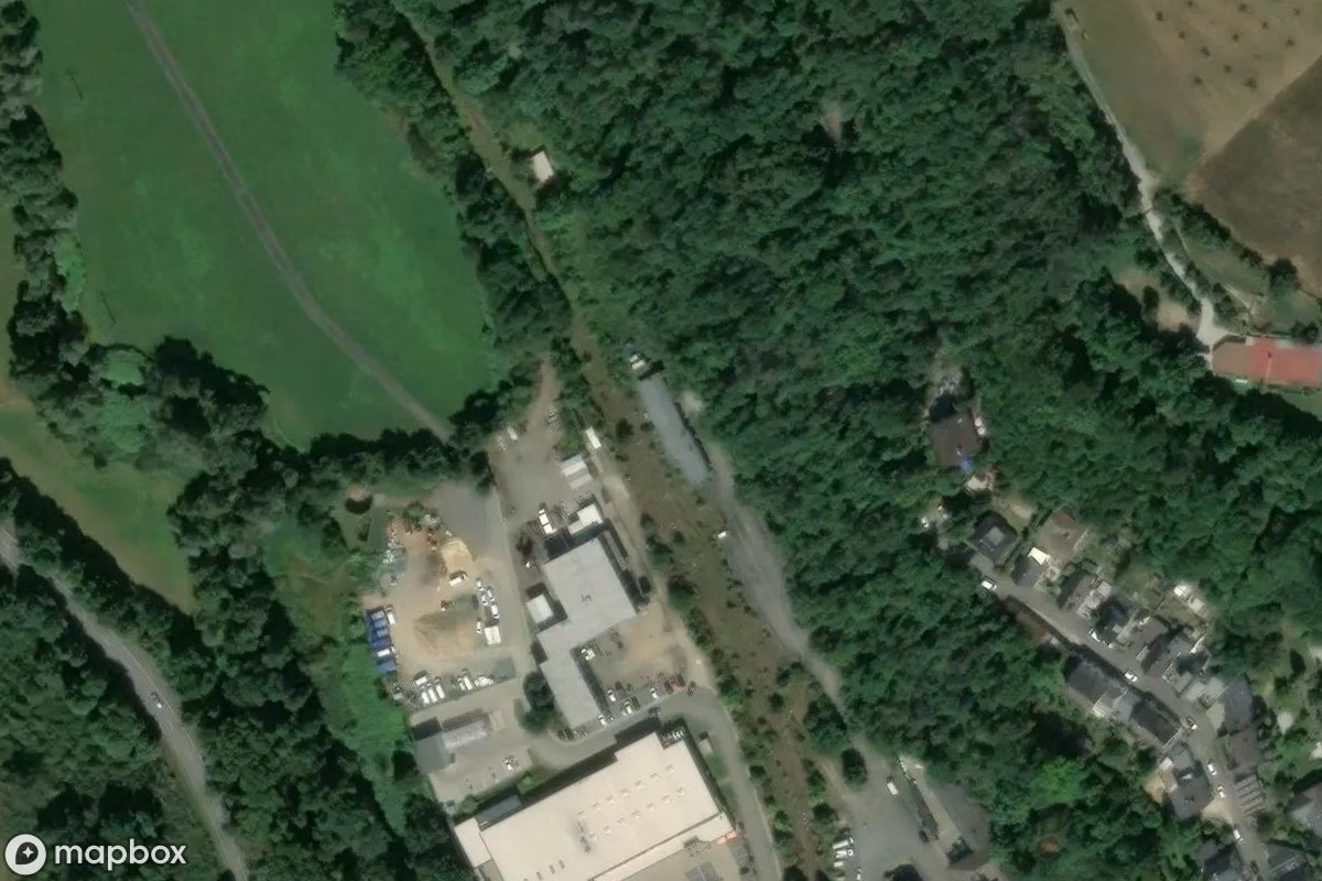 Satelitarny widok z lotu ptaka Bahnhof, opuszczone Dworzec w Kettenbach, Niemcy