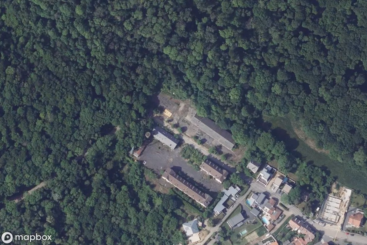 Satelitní letecký pohled na Fort-Ensemble, opuštěné Vojenský objekt v Thionville, Francie