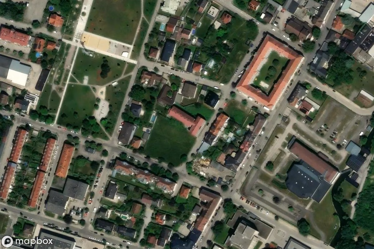 Vista aérea por satélite de Haus, un  abandonado en Sankt Pölten, Austria