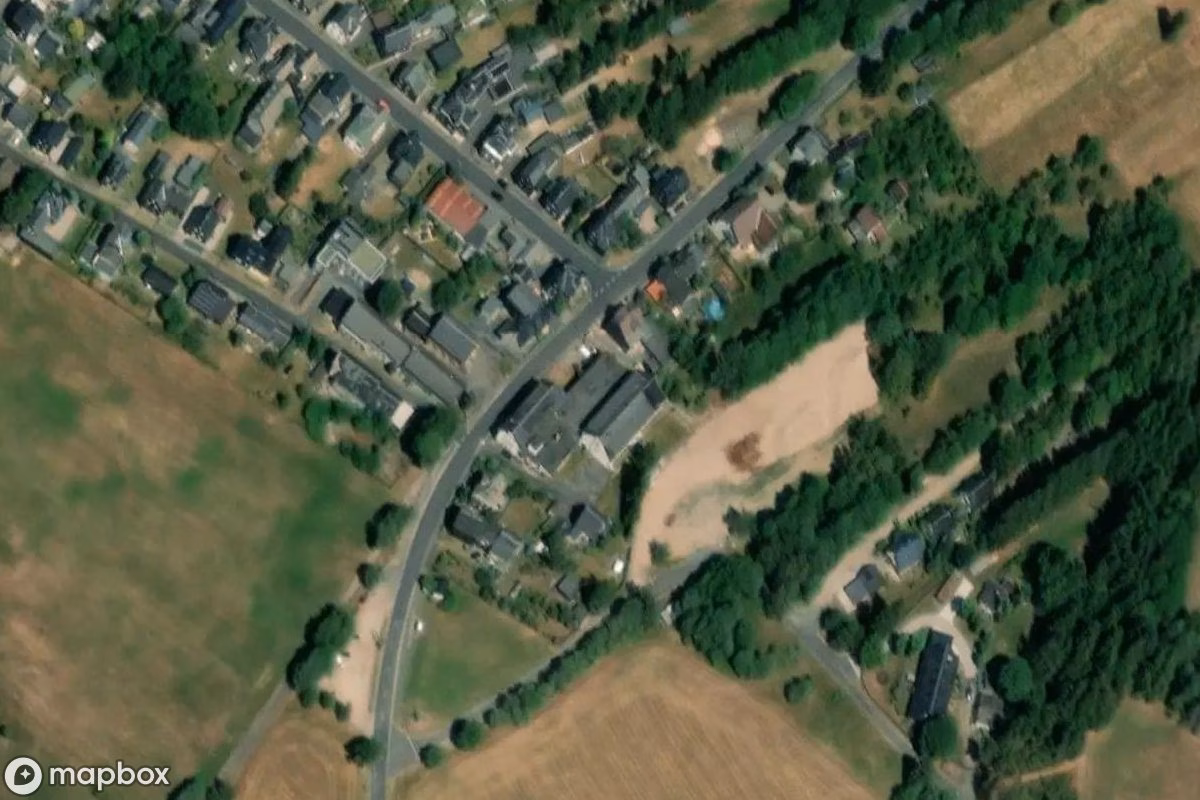 Műholdas légi felvétel Panoramahotel helyszínről, egy elhagyatott Hotel itt: Cursdorf, Németország