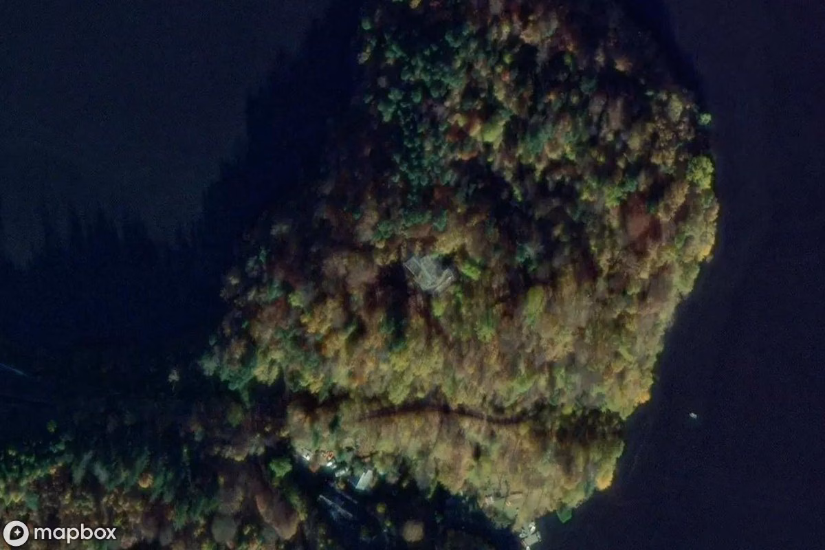 Aerial satellite view of Verlassenes Hotel, an abandoned Hotel in Pilchowice, Poland