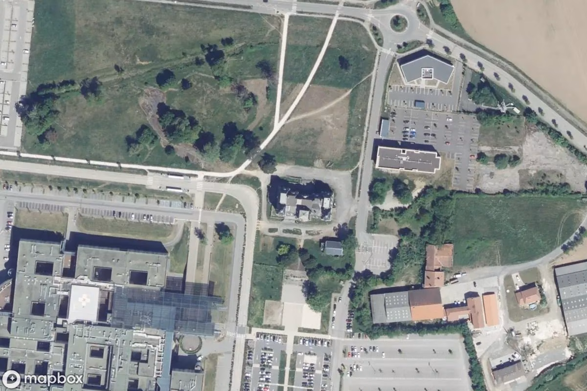 Satellitbild från luften av Château, en övergiven Slott i Ars-Laquenexy, Frankrike