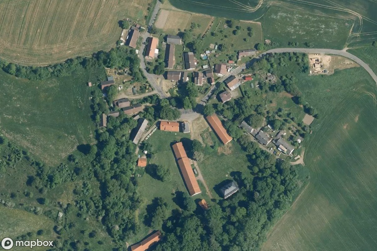 Satellitbillede set fra luften af Lost Place, et forladt  i Bezděkov, Tjekkiet