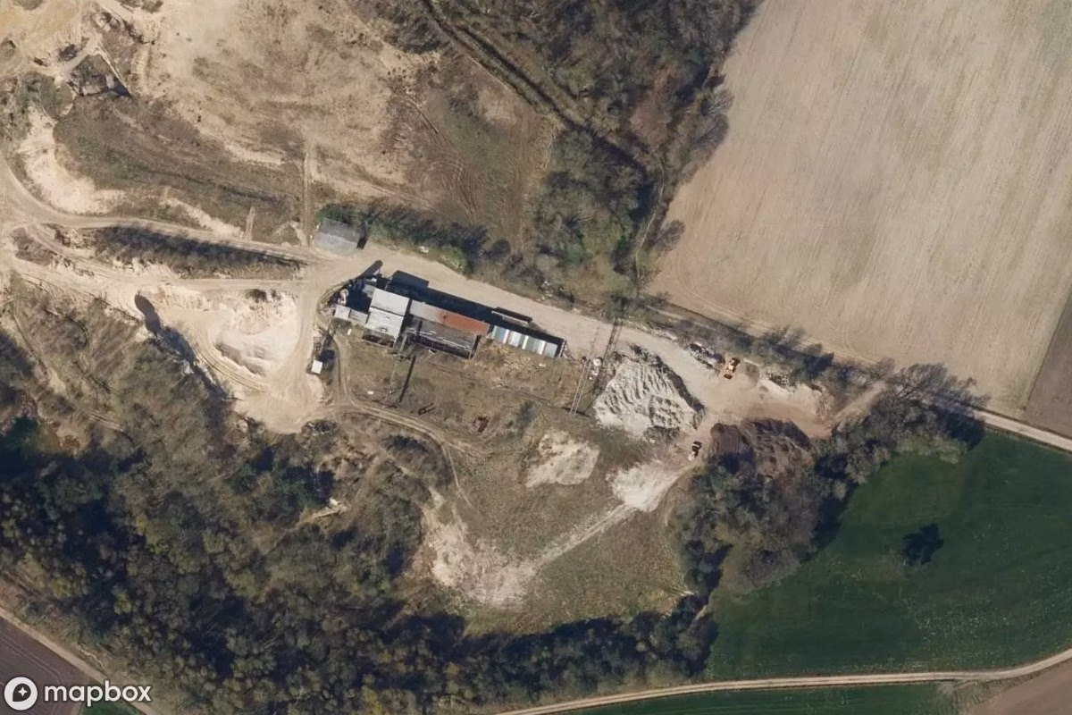 Vue aérienne satellite de Sandgrube/Industriegebäude, un Site industriel abandonné à Lamstedt, Allemagne