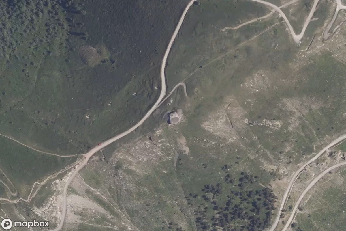 Vista aérea por satélite de Bunker, un Búnker abandonado en Tende, Francia