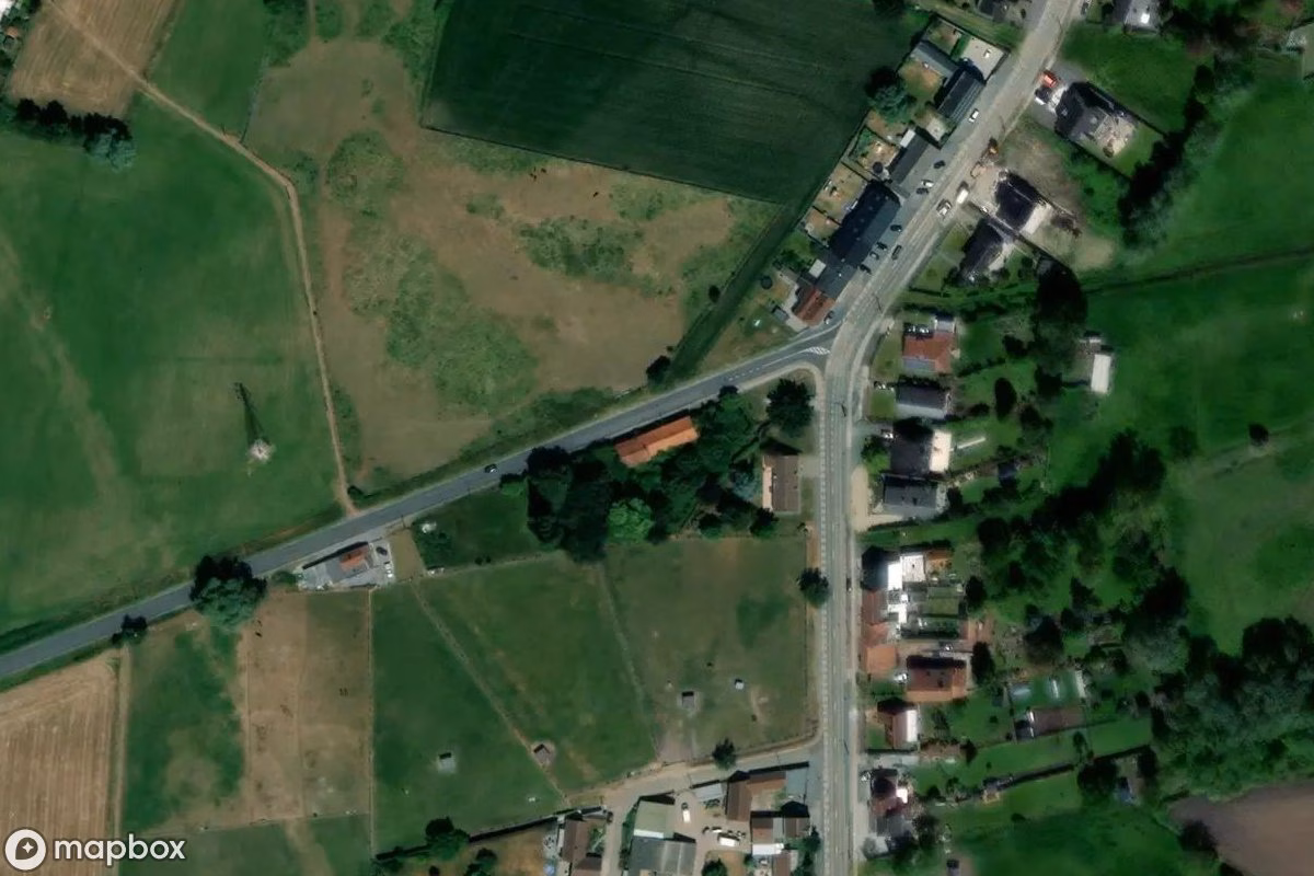 Satellitbild från luften av Maison du Temps, en övergiven Bostadshus i Saint-Ghislain, Belgien