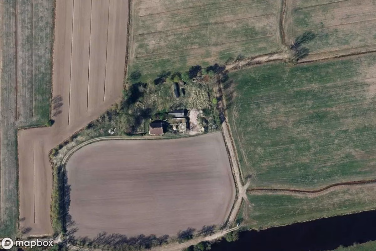 Műholdas légi felvétel Bauernhof helyszínről, egy elhagyatott Tanya itt: Rorichum, Németország