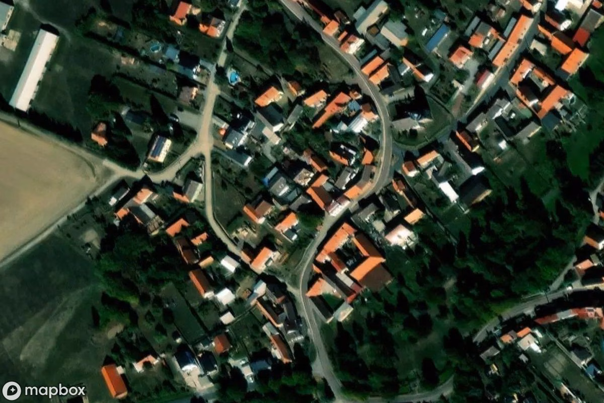 Satellittbilde fra luften av Ferienheim, et forlatt  i Sangerhausen, Tyskland