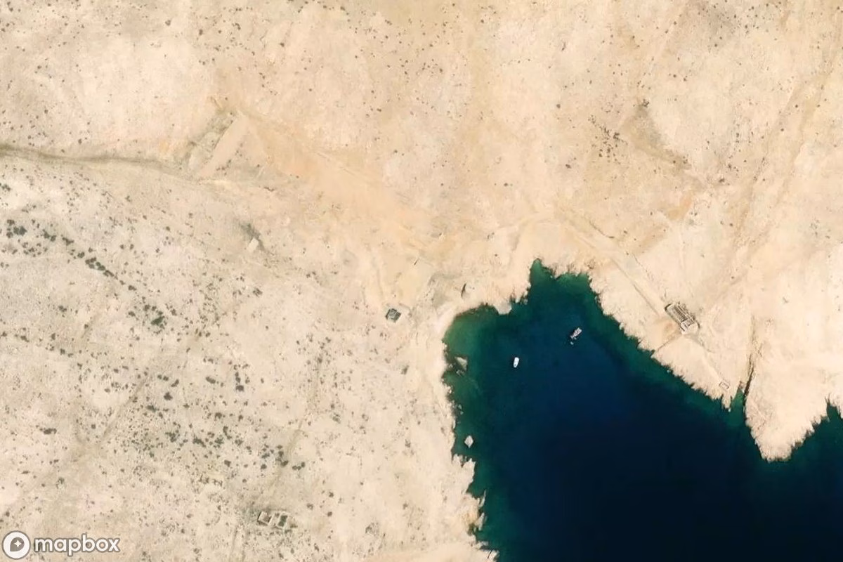 Satellitbillede set fra luften af Female Camp, et forladt  i Lopar, Kroatien