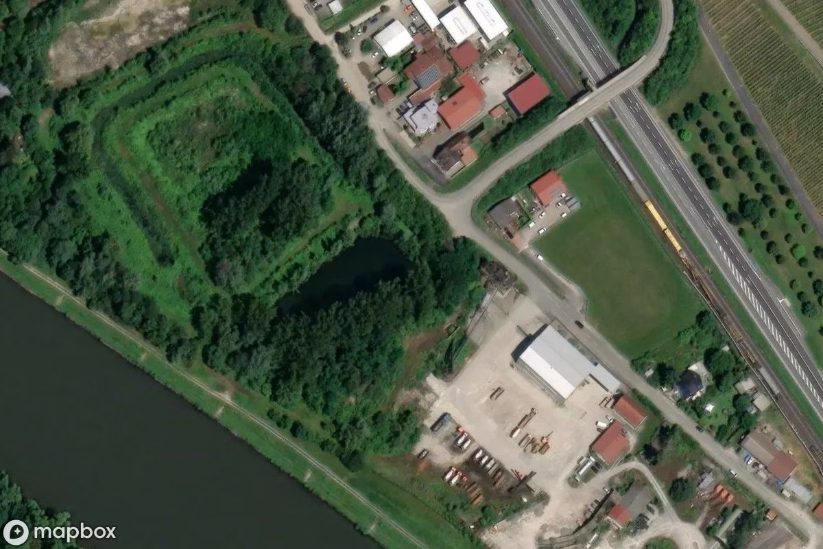 Aerial satellite view of Wasserpumpe, an abandoned Industrial Site in Thüngersheim, Germany