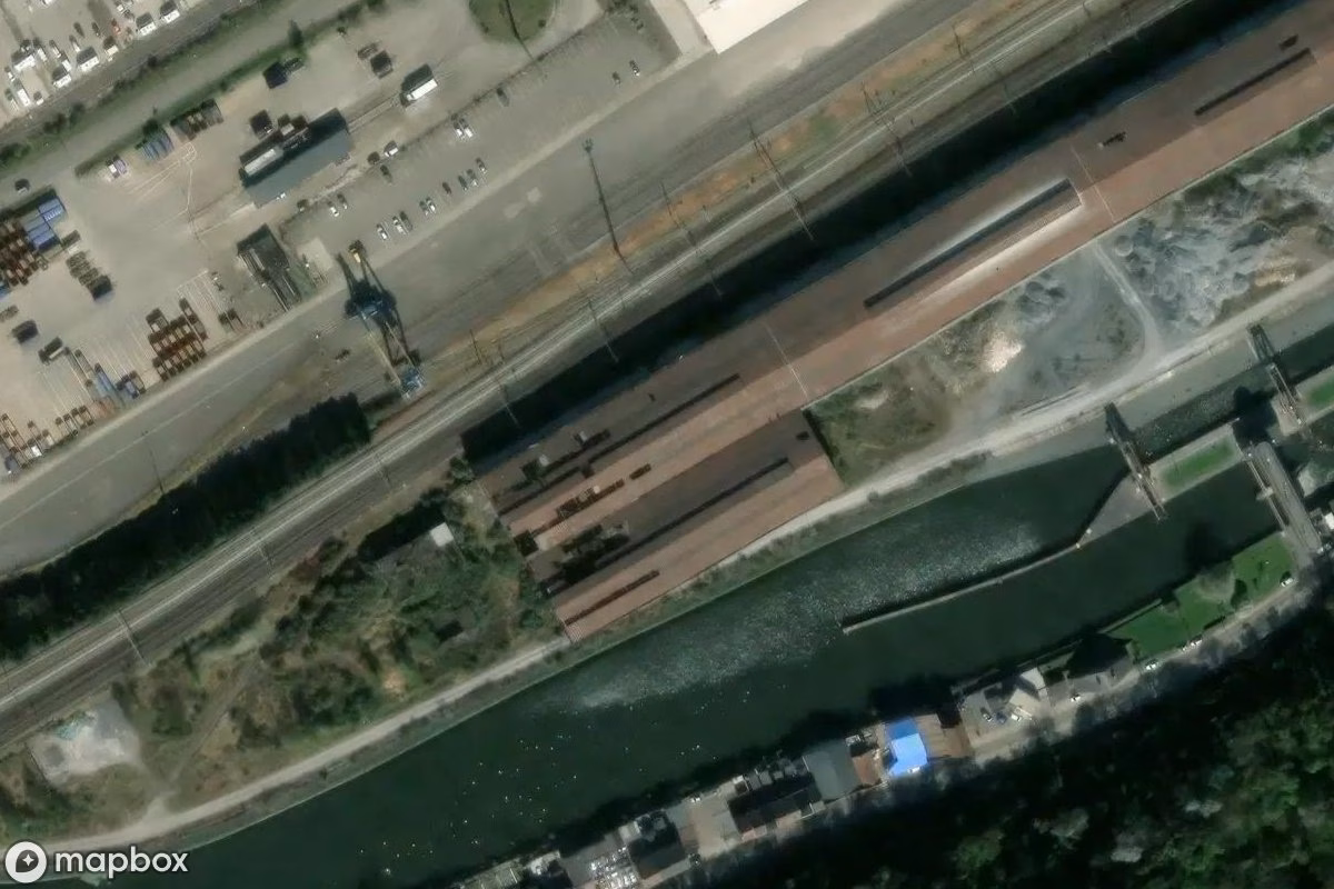 Satellitbillede set fra luften af Fabrik, et forladt Fabrik i Charleroi, Belgien