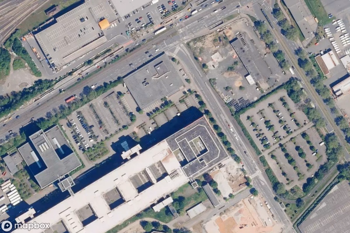 Satellitbillede set fra luften af Bürokomplex, et forladt Industri i Frankfurt, Tyskland