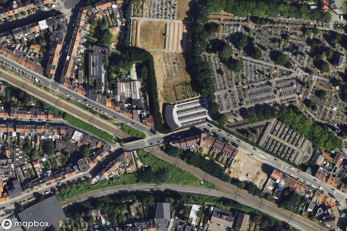 Satellitbillede set fra luften af Krypta L, et forladt  i Brussels, Belgien