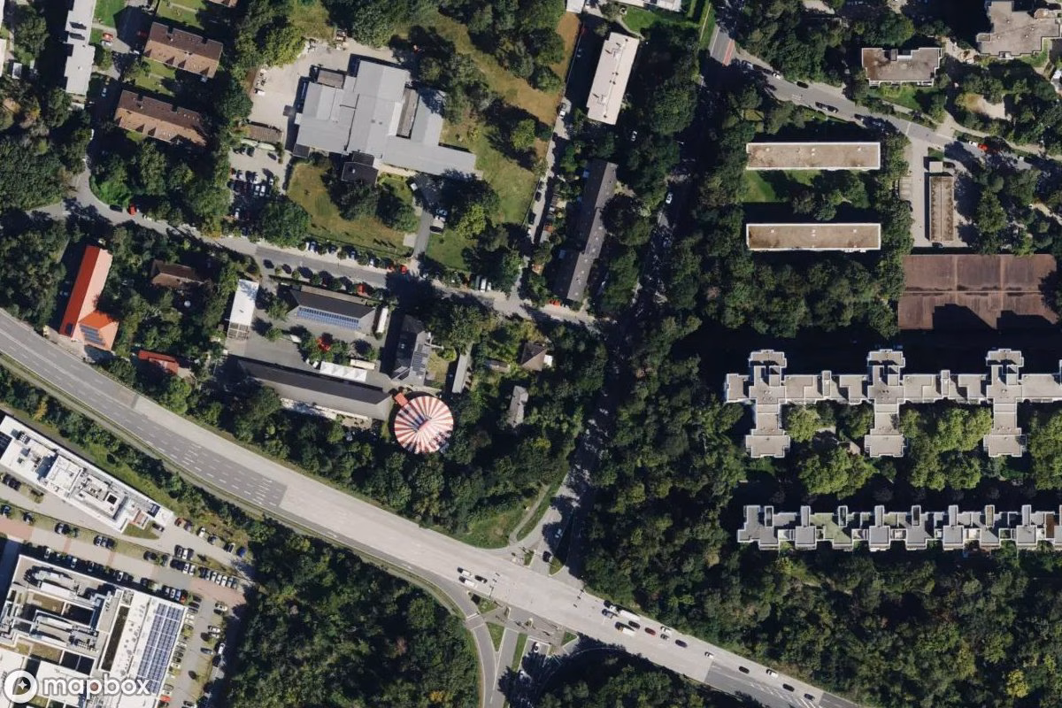 Satellitbillede set fra luften af Altes Haus, et forladt  i Pfungstadt, Tyskland