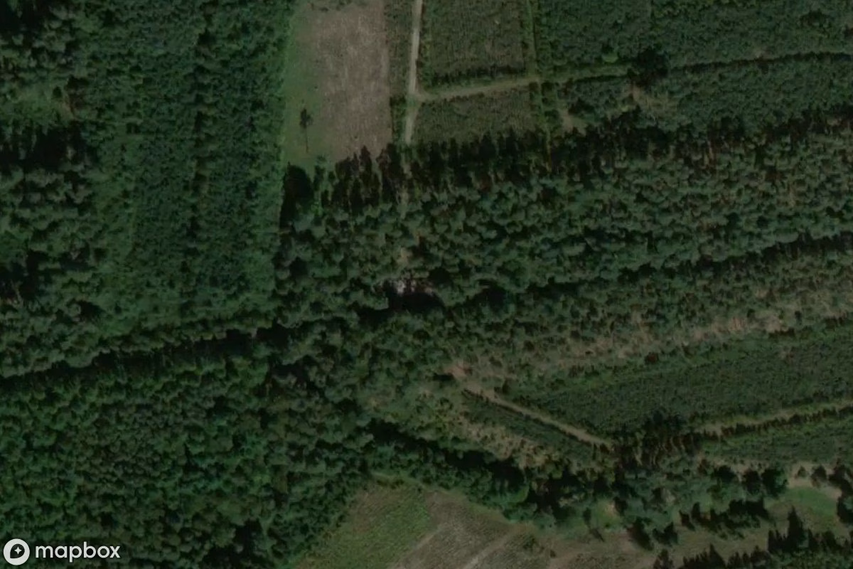 Satellitbillede set fra luften af Magiczna Górka Wałcz, et forladt Forlystelsespark i gmina Wałcz, Polen