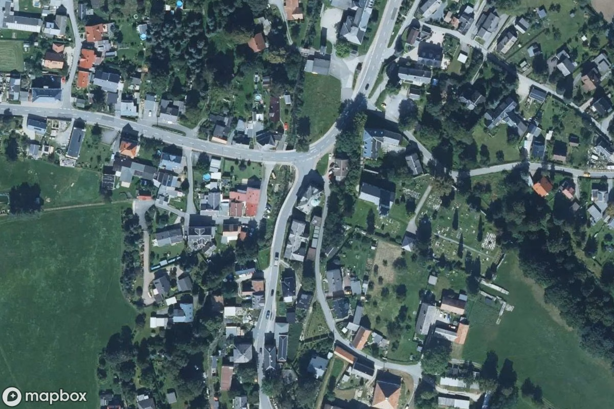 Satelitní letecký pohled na Villa, opuštěné Obytný dům v Bergen, Německo