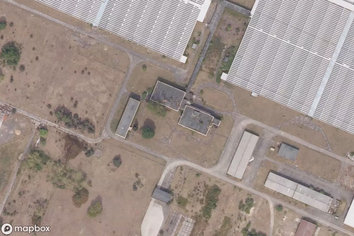 Satelitní letecký pohled na Mastanlage, opuštěné Statek v Haßleben, Německo