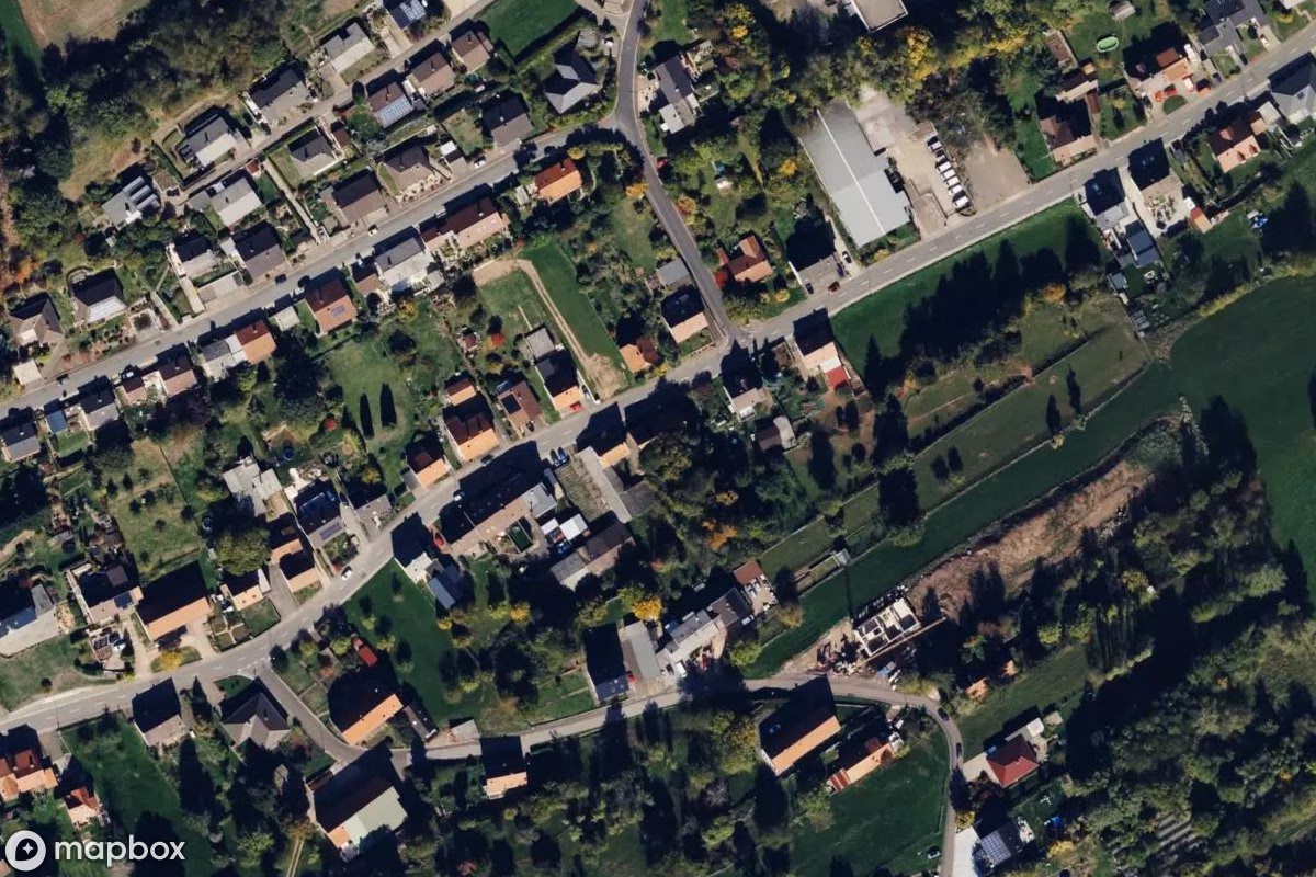 Satellitbild från luften av Bauernhaus, en övergiven  i Heusweiler, Tyskland