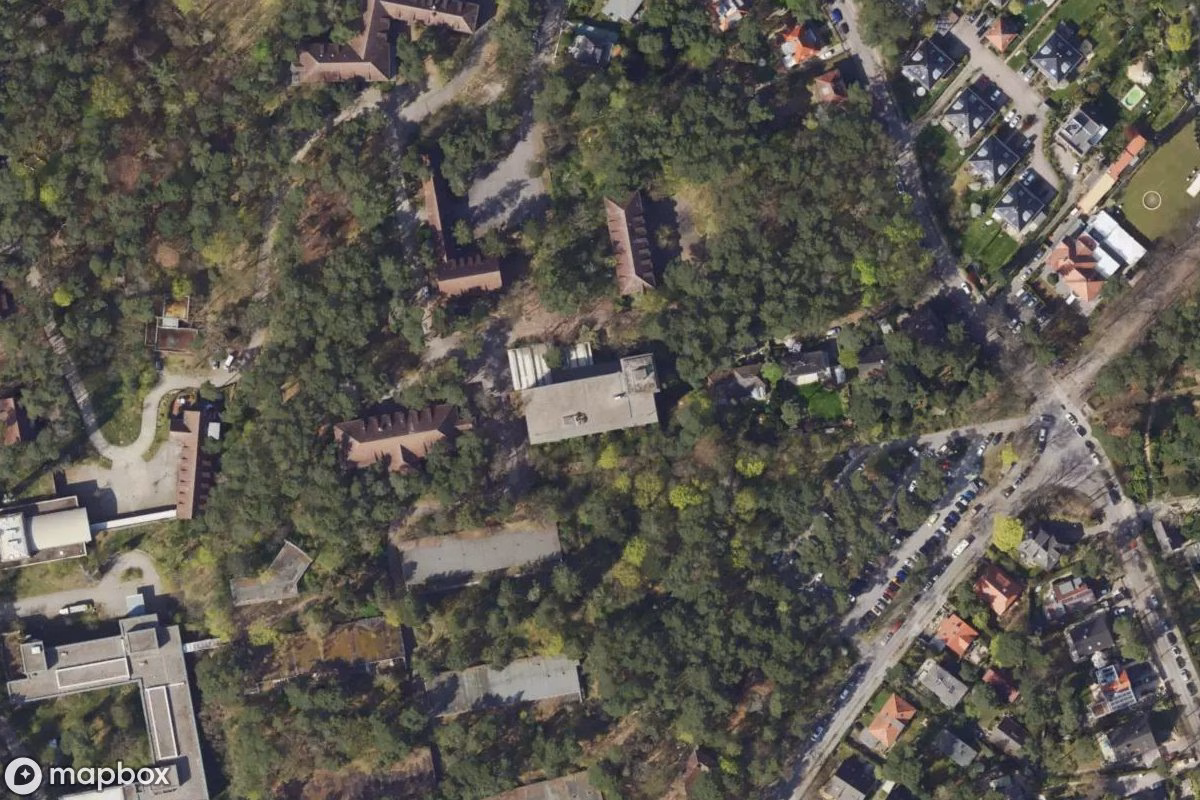 Satelitní letecký pohled na Bunkerklinik, opuštěné Bunkr v Berlin, Německo