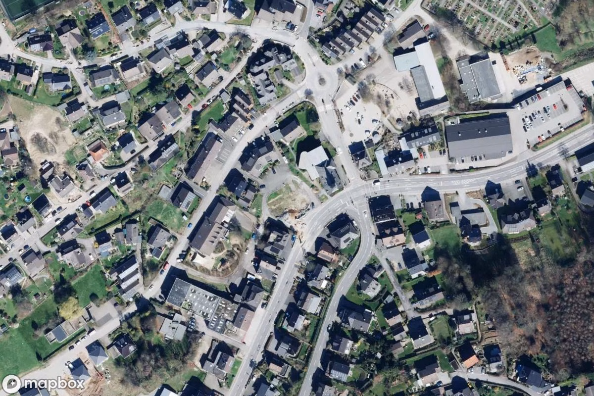 Műholdas légi felvétel Sparkasse helyszínről, egy elhagyatott Üzlet itt: Kürten, Németország