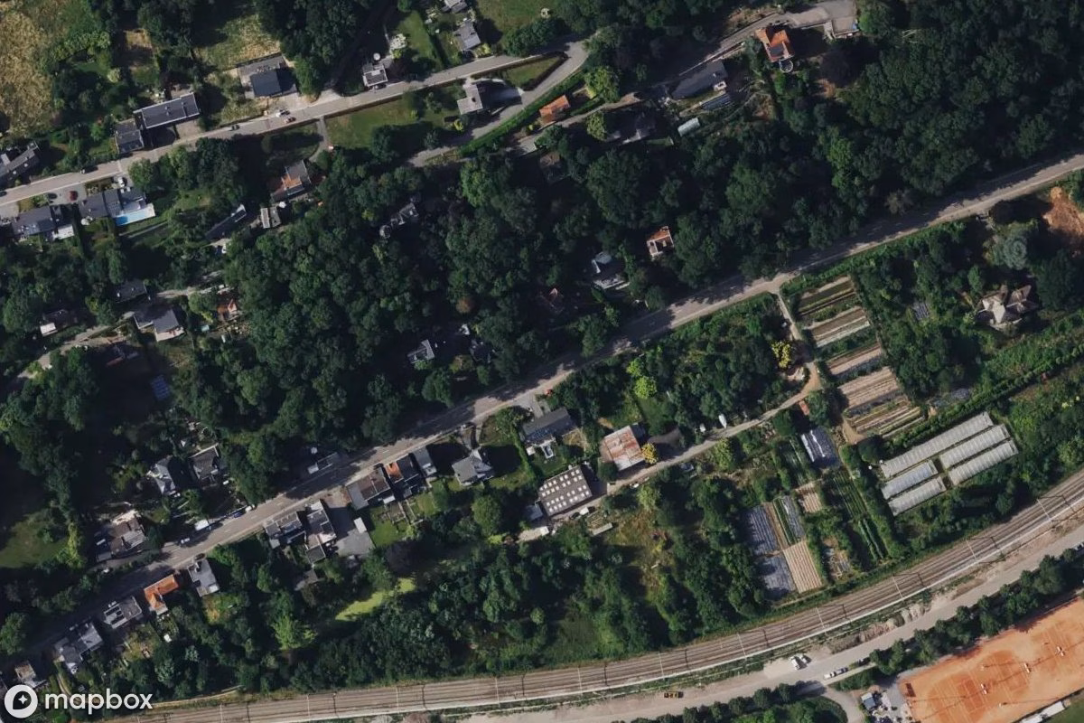 Satellietbeeld vanuit de lucht van Château Lierre, een verlaten Kasteel in Esneux, België